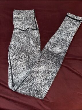 Lululemon wunder under Speckled Gray Black Active Leggings size 4 30 “